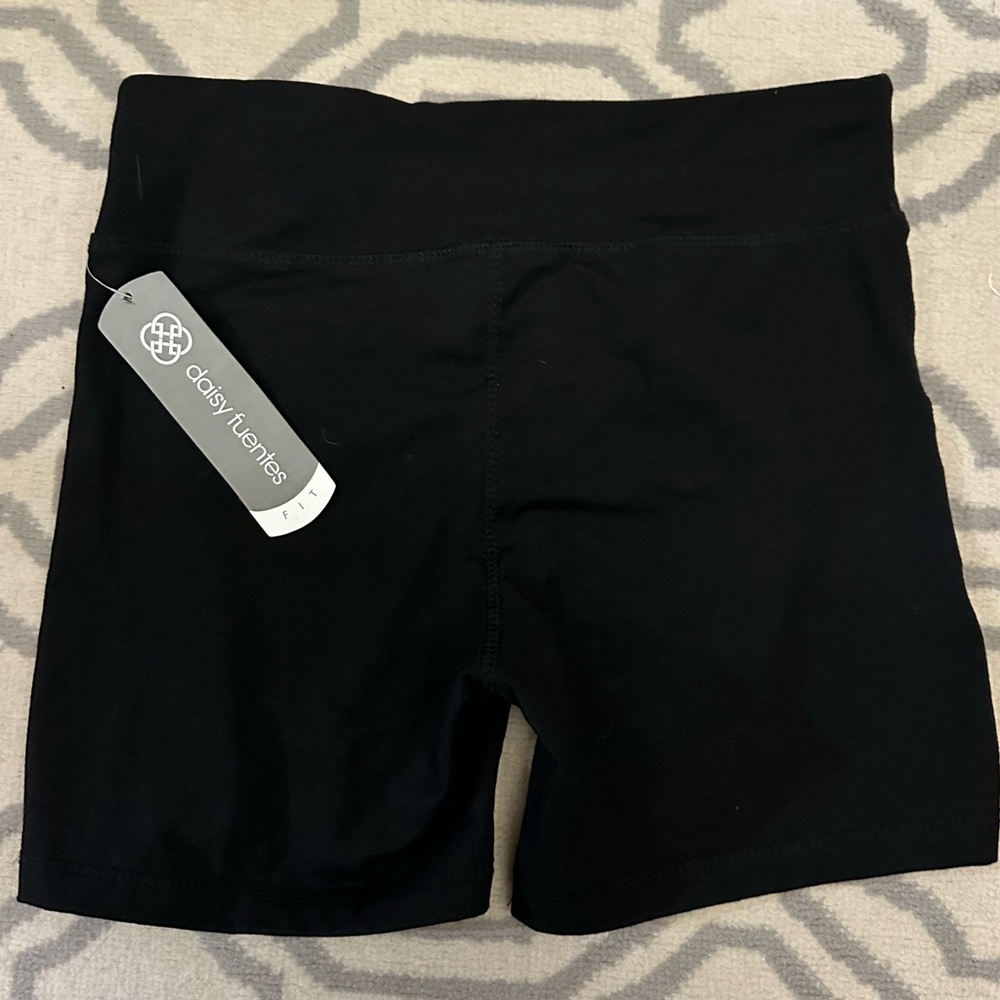 NWT! Daisy Fuentes Athletic Workout Gym Shorts